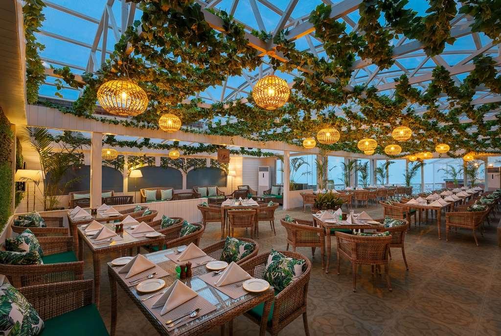 Ramada By Wyndham Mussoorie Mall Road Εστιατόριο φωτογραφία