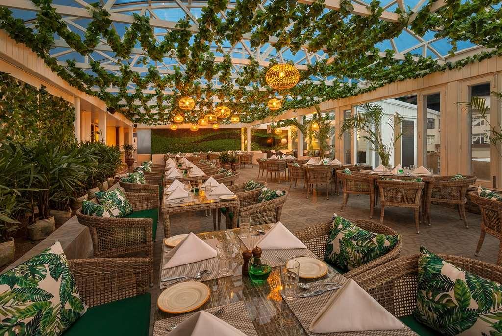 Ramada By Wyndham Mussoorie Mall Road Εστιατόριο φωτογραφία