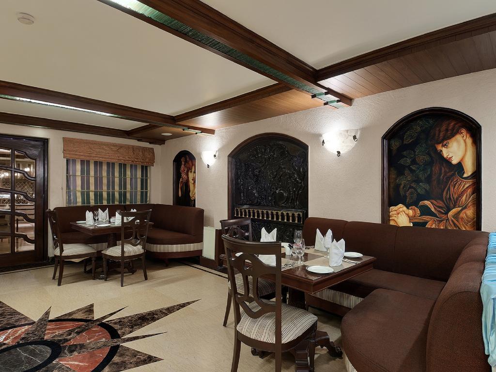 Ramada By Wyndham Mussoorie Mall Road Εξωτερικό φωτογραφία