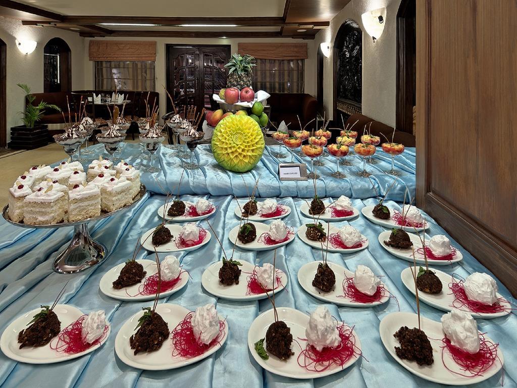 Ramada By Wyndham Mussoorie Mall Road Εξωτερικό φωτογραφία