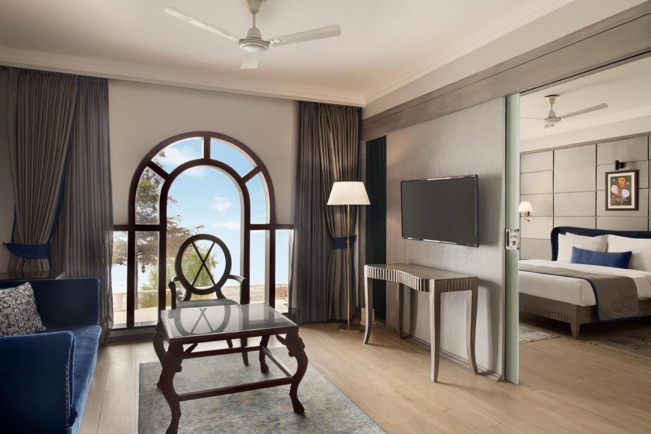Ramada By Wyndham Mussoorie Mall Road Εξωτερικό φωτογραφία