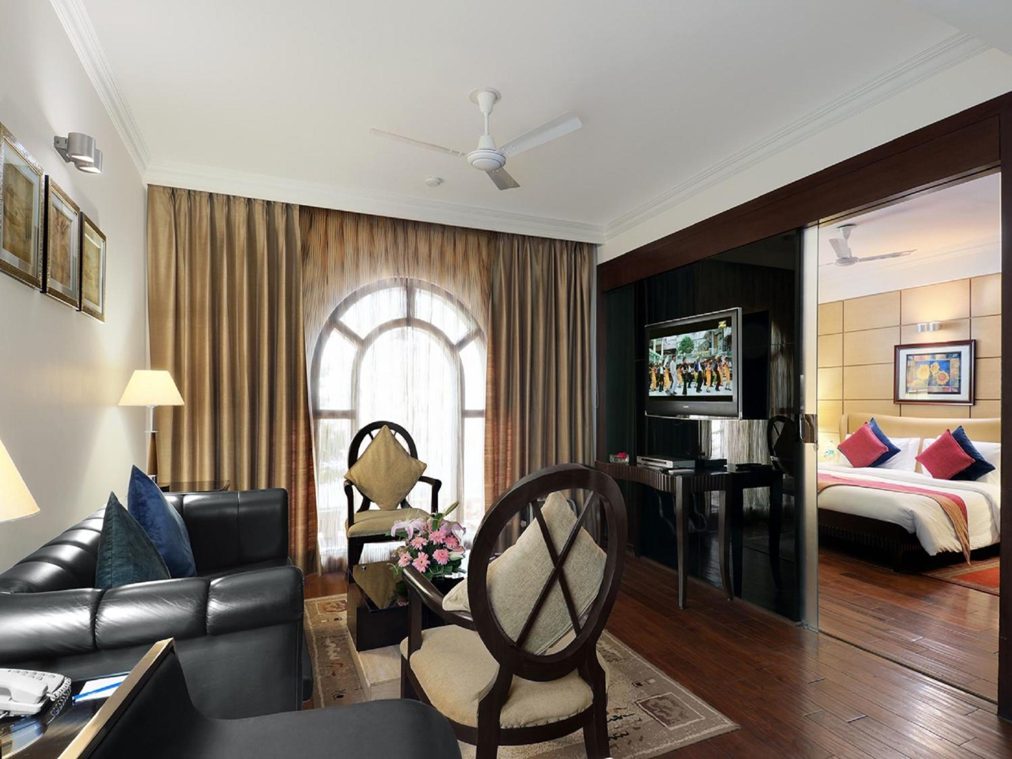 Ramada By Wyndham Mussoorie Mall Road Εξωτερικό φωτογραφία