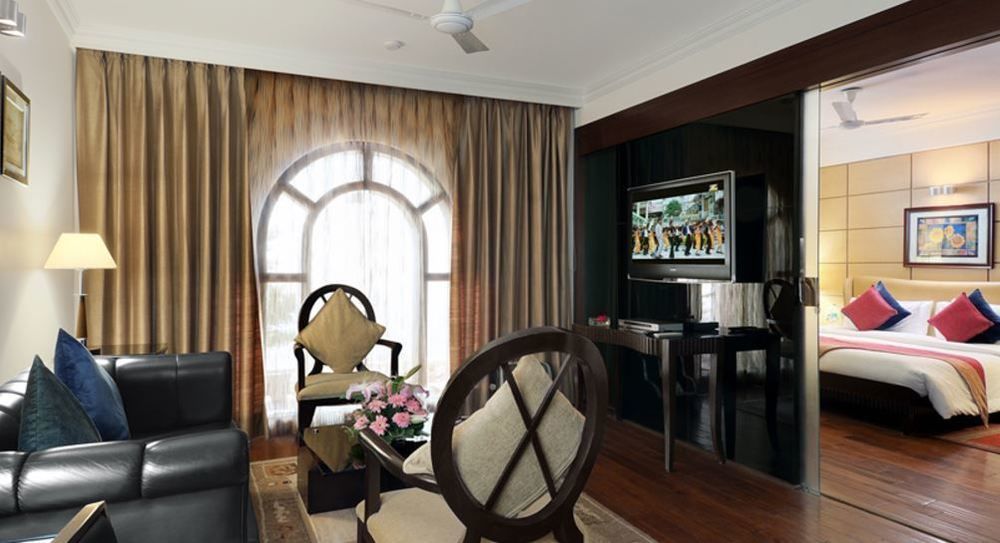 Ramada By Wyndham Mussoorie Mall Road Εξωτερικό φωτογραφία