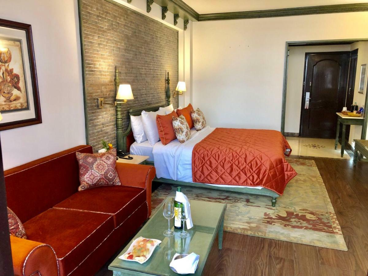 Ramada By Wyndham Mussoorie Mall Road Εξωτερικό φωτογραφία